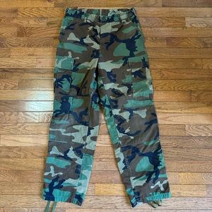 Authentic army woodland camo trousers size small short